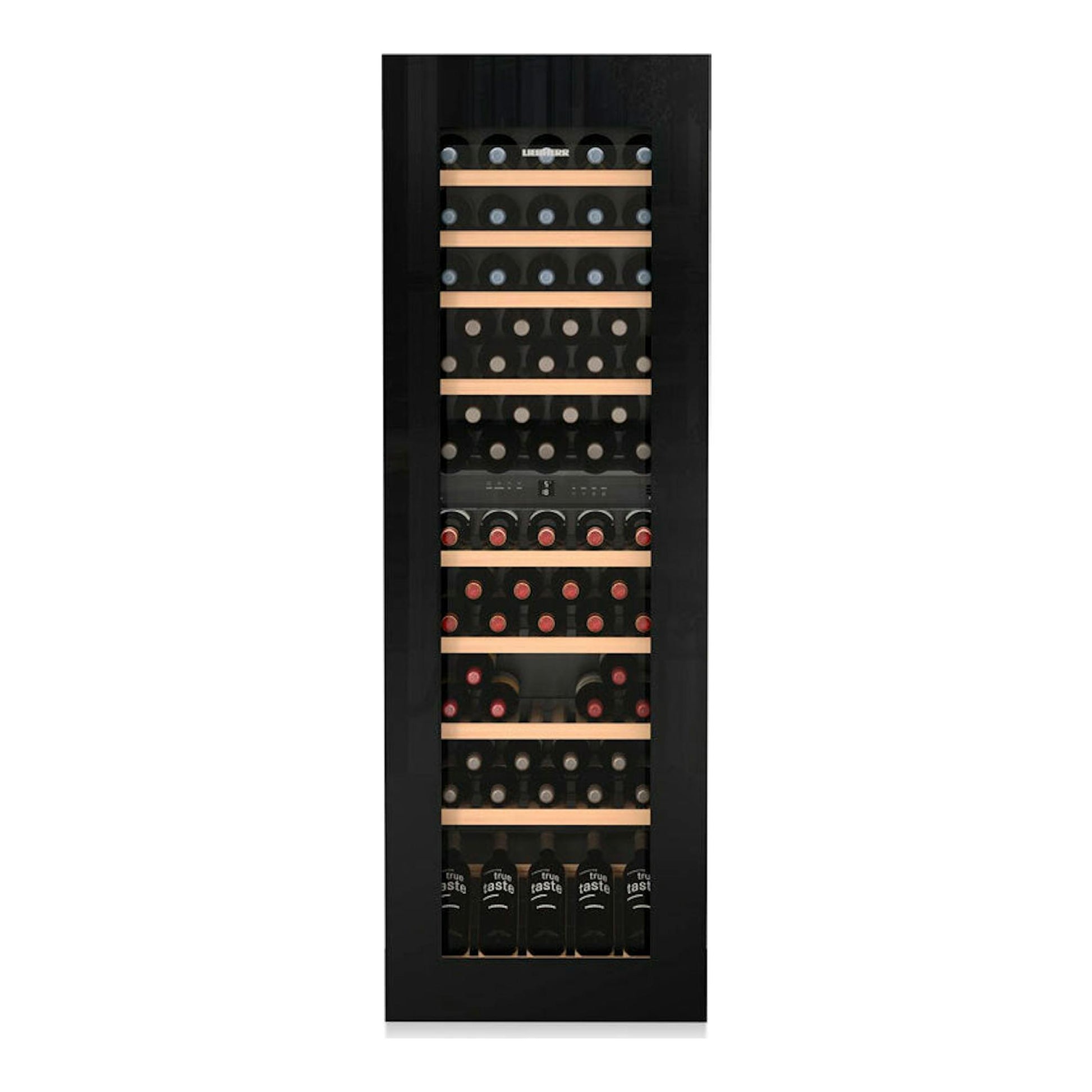Vinoteca integrable Liebherr negra, vista frontal, con puerta de cristal y botellas en estantes de madera.