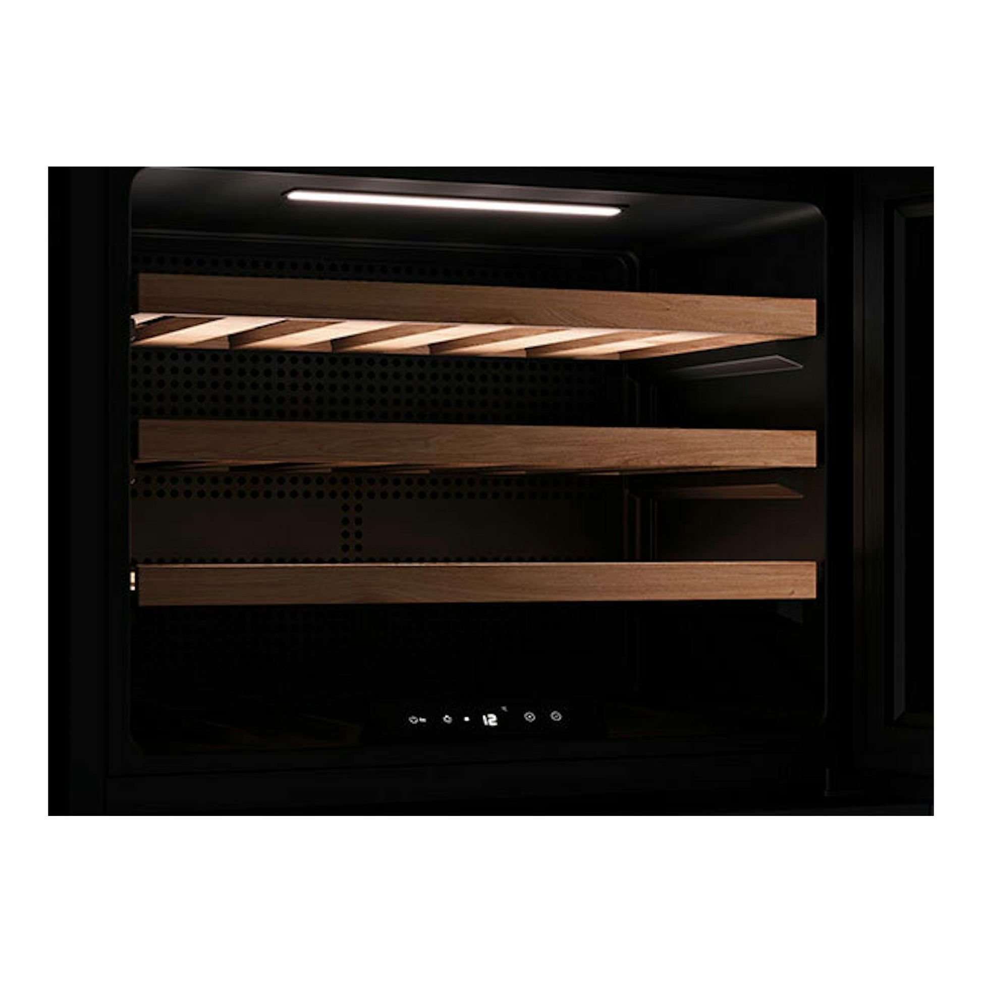 Vinoteca integrable Teka RVI10024 negra, vista frontal, con estantes de madera e iluminación interior.