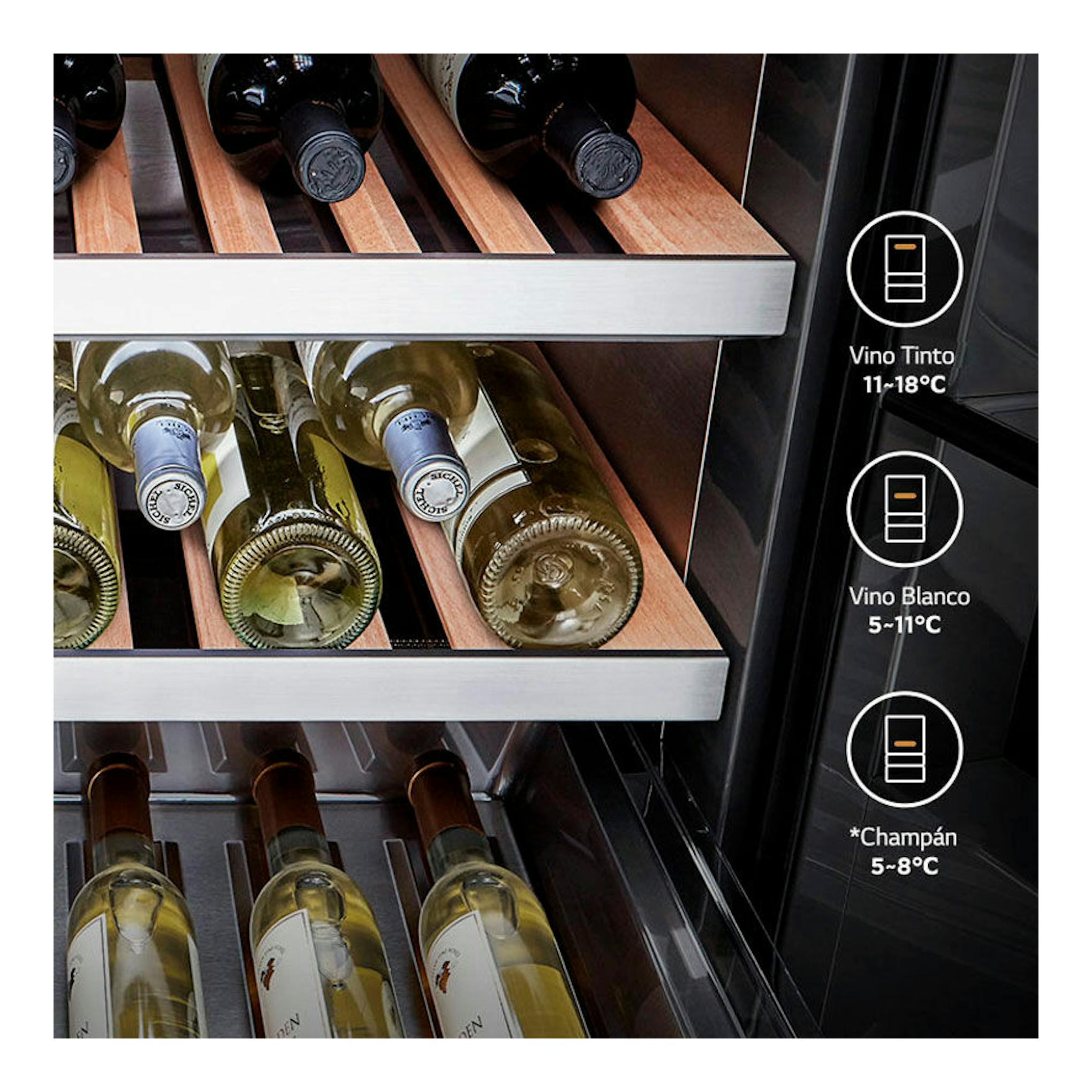 Vinoteca LG LSR200W gris, vista frontal del interior con botellas de vino en estantes de madera.