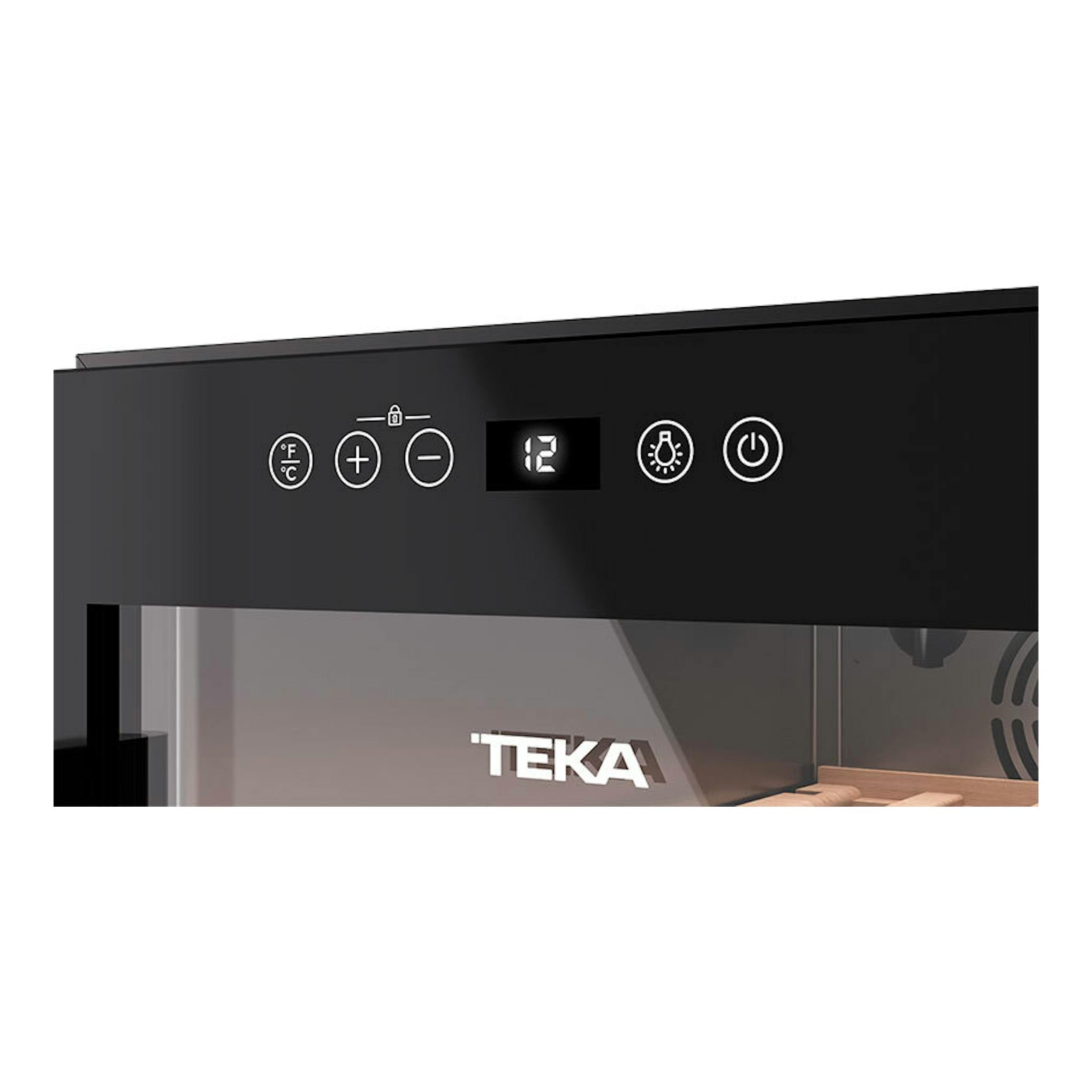 Vinoteca Teka RVF10032 negra, vista frontal parcial con panel táctil y logo TEKA.